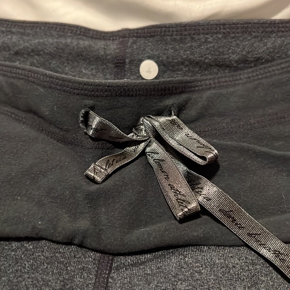 lululemon older style tights. - Picture 4 of 4